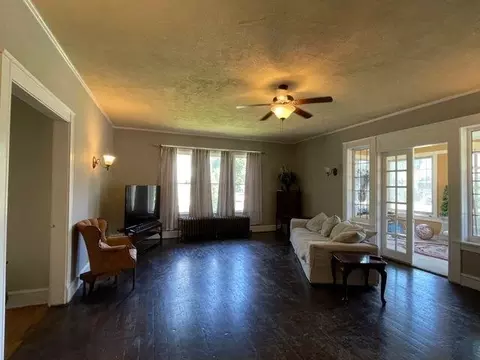 403 Fellows St, Dixon, IL 61021 photo 4