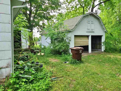 333 E 7th St, Pecatonica, IL 61063 photo 3