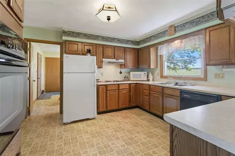 7365 E Ridott Rd, Ridott, IL 61067 photo 10