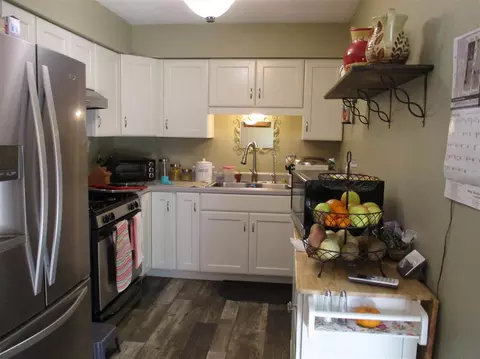 12031 Wagon Ln, Roscoe, IL 61073 photo 2