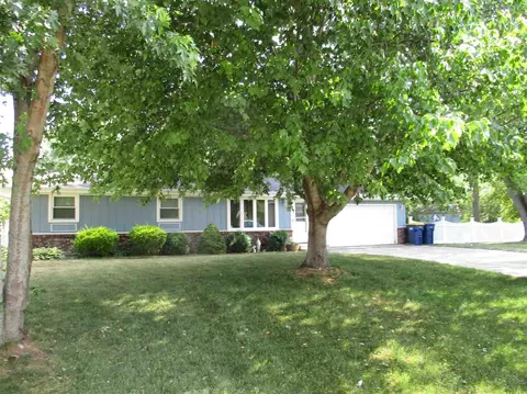 12031 Wagon Ln, Roscoe, IL 61073 photo 4