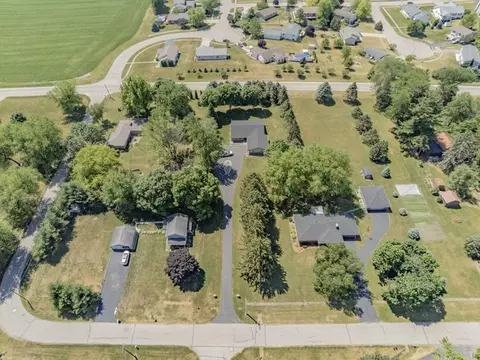 815 E Webb, Davis, IL 61019 photo 31