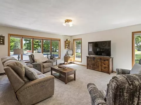 815 E Webb, Davis, IL 61019 photo 3