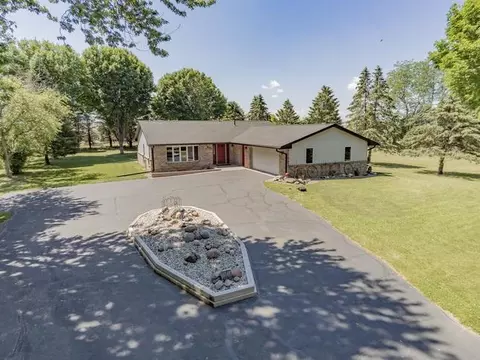 815 E Webb, Davis, IL 61019 photo 2