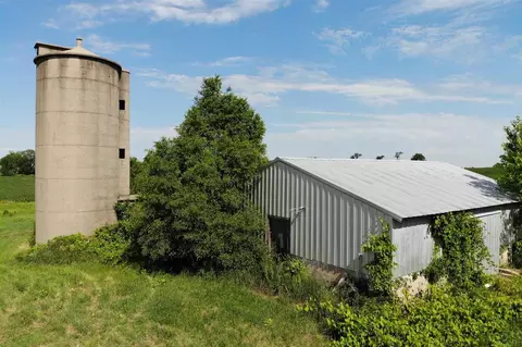 5801 E Colley Rd, Clinton, WI 53525 photo 4