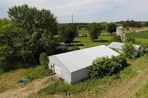 5801 E Colley Rd, Clinton, WI 53525 photo 5