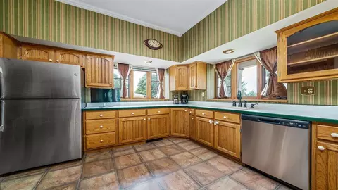 10538 N Pecatonica Rd, Leaf River, IL 61047 photo 9