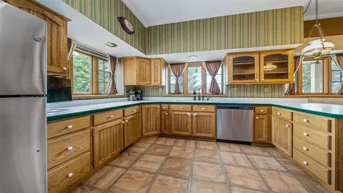 10538 N Pecatonica Rd, Leaf River, IL 61047 photo 7
