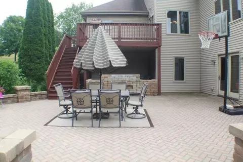 8696 Overlook Dr, Roscoe, IL 61073 photo 5