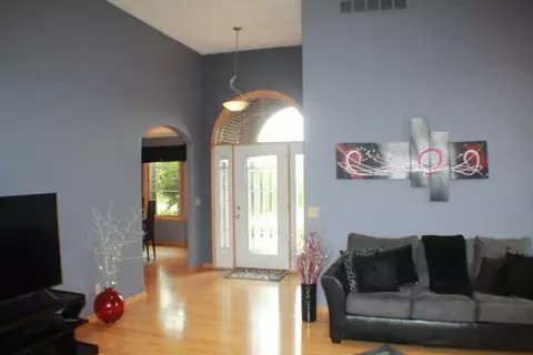 8696 Overlook Dr, Roscoe, IL 61073 photo 10