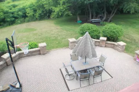 8696 Overlook Dr, Roscoe, IL 61073 photo 6