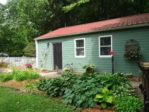 31 N Bailey, Freeport, IL 61032 photo 41
