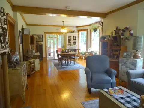 31 N Bailey, Freeport, IL 61032 photo 19