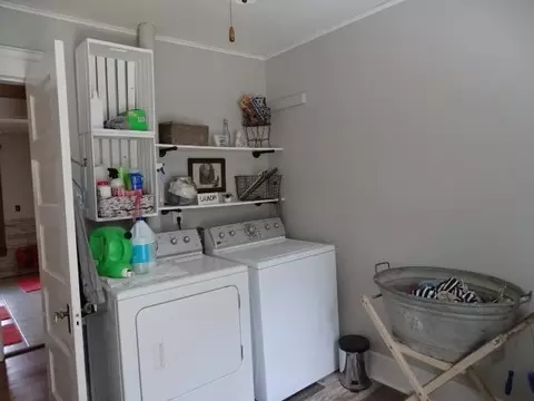 31 N Bailey, Freeport, IL 61032 photo 12