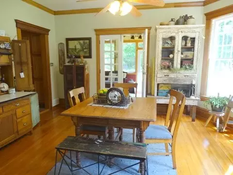 31 N Bailey, Freeport, IL 61032 photo 22