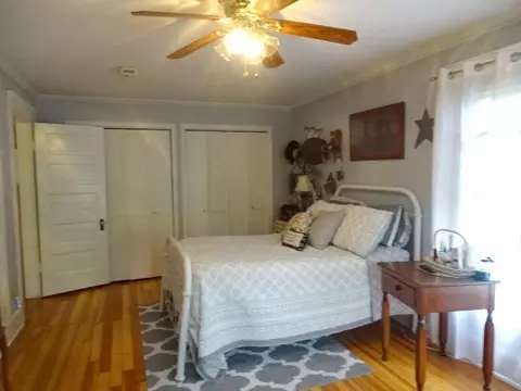 31 N Bailey, Freeport, IL 61032 photo 4