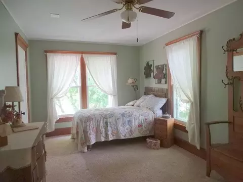 31 N Bailey, Freeport, IL 61032 photo 9