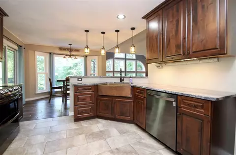 12472 Chuckanut Dr, Roscoe, IL 61073 photo 6