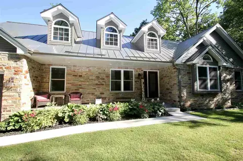 12472 Chuckanut Dr, Roscoe, IL 61073 photo 3