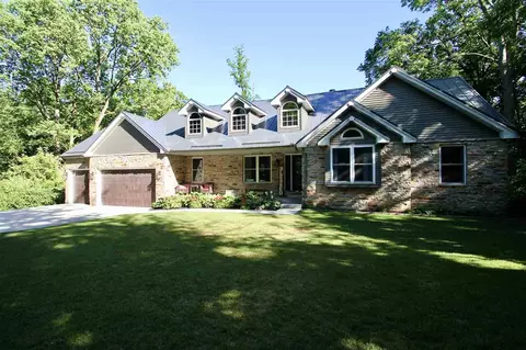 12472 Chuckanut Dr, Roscoe, IL 61073 photo 2