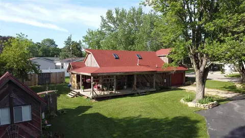 1006 E Benton Rd, Mount Carroll, IL 61053 photo 1