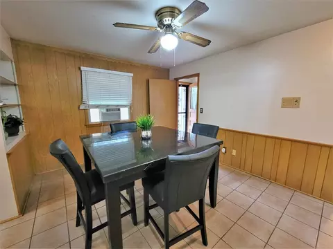 1005 E 4th St, Belvidere, IL 61008 photo 11