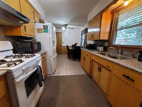1005 E 4th St, Belvidere, IL 61008 photo 12