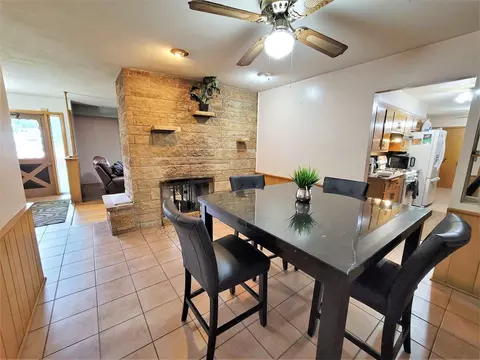 1005 E 4th St, Belvidere, IL 61008 photo 9