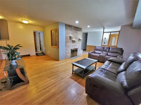 1005 E 4th St, Belvidere, IL 61008 photo 6
