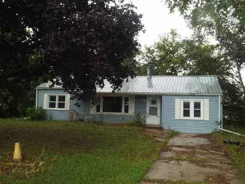 2632 E River Rd, Freeport, IL 61032 photo 1