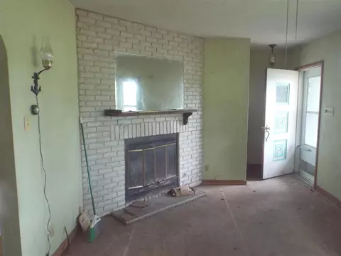 2632 E River Rd, Freeport, IL 61032 photo 3