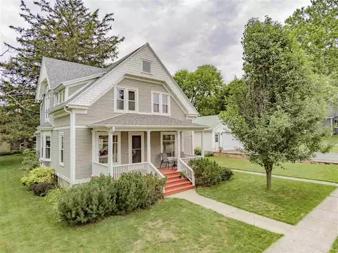 737 Division St, Pecatonica, IL 61063 photo 32