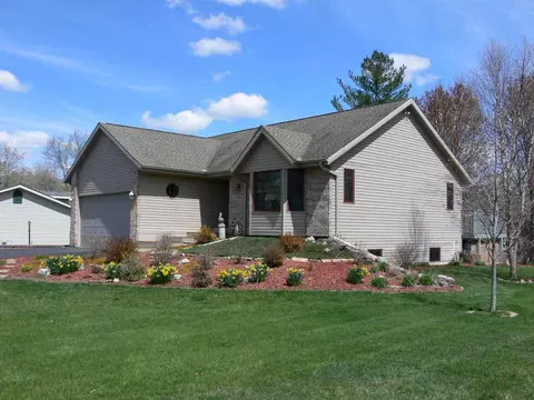 10899 Sixth St, Roscoe, IL 61073 photo 2