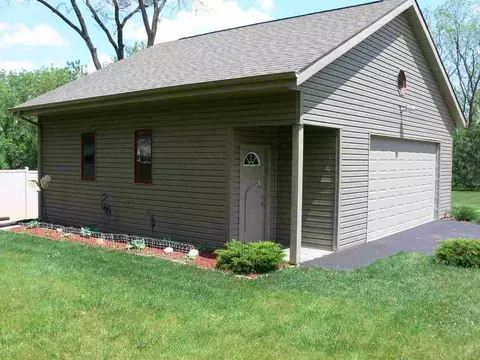 10899 Sixth St, Roscoe, IL 61073 photo 5