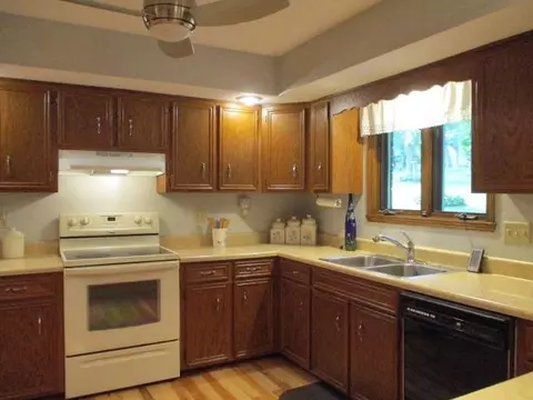 548 Baintree, Lake Summerset, IL 61019 photo 4