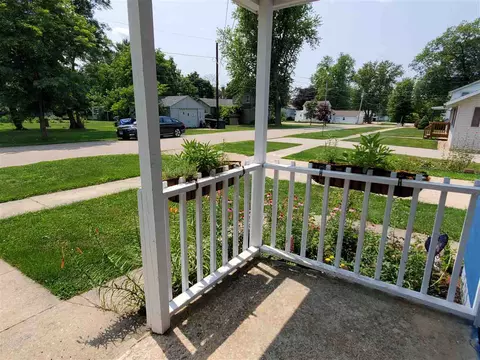 508 E Washington St, Warren, IL 61087 photo 22