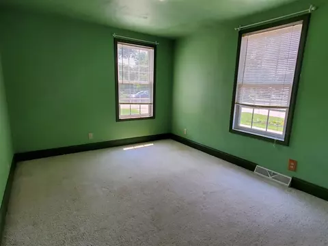 508 E Washington St, Warren, IL 61087 photo 5