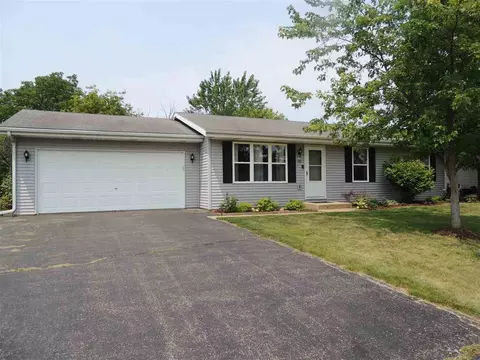 140 Rainbow Dr, Capron, IL 61012 photo 2