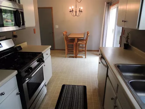 140 Rainbow Dr, Capron, IL 61012 photo 8