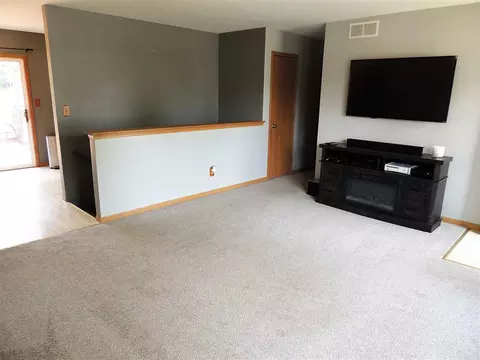 140 Rainbow Dr, Capron, IL 61012 photo 5