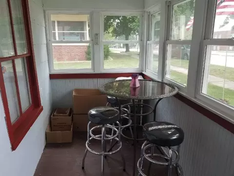 219 W Sixth St, Pecatonica, IL 61063 photo 5