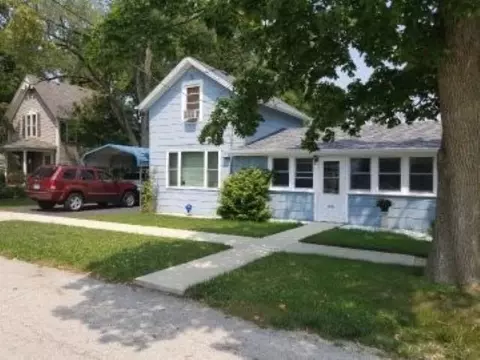 219 W Sixth St, Pecatonica, IL 61063 photo 2