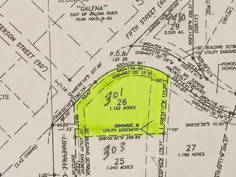 301 Louieville Ct, Galena, IL 61036