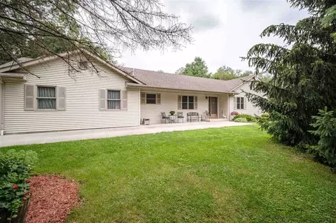13748 Beaver Rd, Roscoe, IL 61073 photo 1
