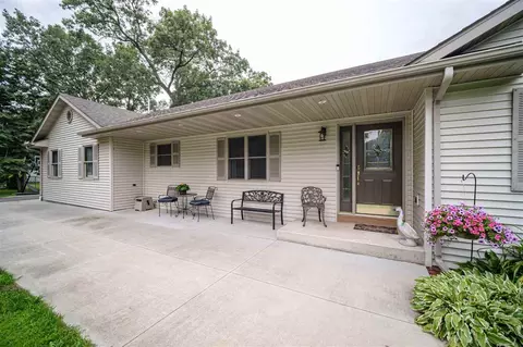13748 Beaver Rd, Roscoe, IL 61073 photo 6