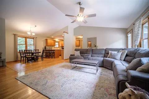 13748 Beaver Rd, Roscoe, IL 61073 photo 13