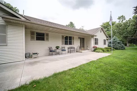13748 Beaver Rd, Roscoe, IL 61073 photo 5