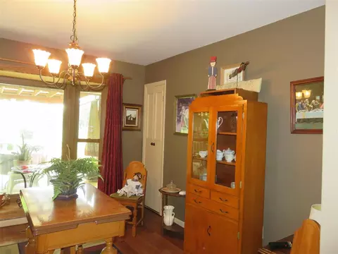 8766 Lovesee Rd, Roscoe, IL 61073 photo 9