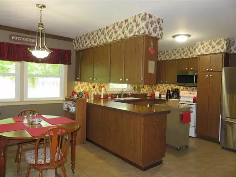 8766 Lovesee Rd, Roscoe, IL 61073 photo 11