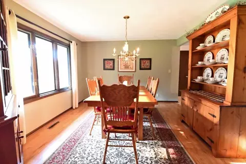 7766 Louella Dr, Roscoe, IL 61073 photo 4